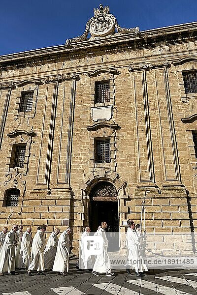 Religiöse Prozession zur Kathedrale von Caltagirone. Sizilien Italien
