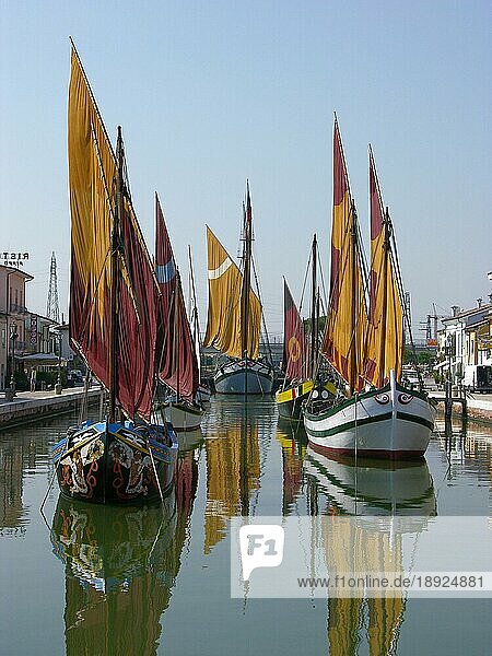 Cesenatico Italian Adriatic Sea, Emilia Romagna, Italia, old sailboats ...