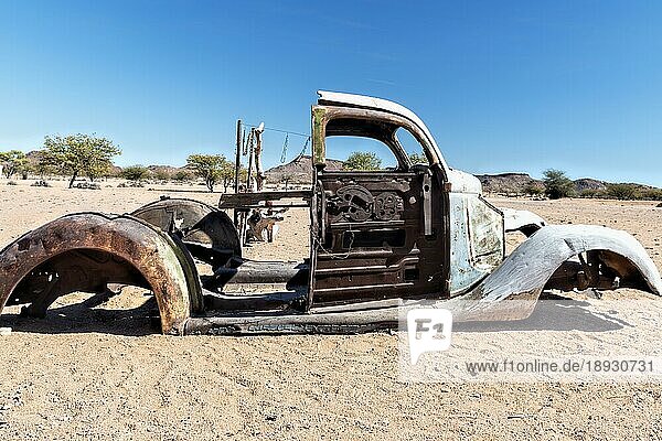 Namibia  Afrika. Autowrack in der Wüste  Afrika