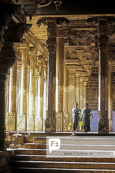 Säulenhalle mantapa im Jambukeshwara-Tempel Thiruvanaikaval Thiruvanaikoil bei Tiruchchirappalli Trichy  Tamil Nadu  Südindien  Indien  Asien
