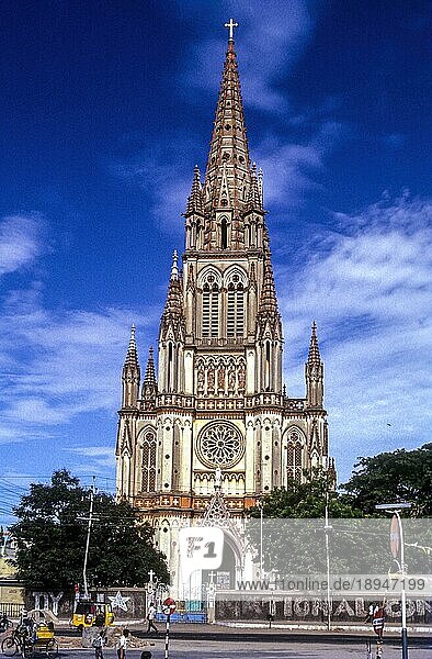 Die 1840 erbaute Kirche unserer Lieben Frau von Lourdes ist die Nachbildung der Basilika von Lourdes in Tiruchirappalli Trichy  Tamil Nadu  Südindien  Indien  Asien. Gallischkatholischer Stil  Asien