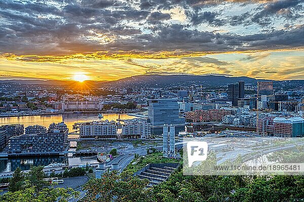 Schöner Sonnenuntergang in Oslo  der Hauptstadt Norwegens