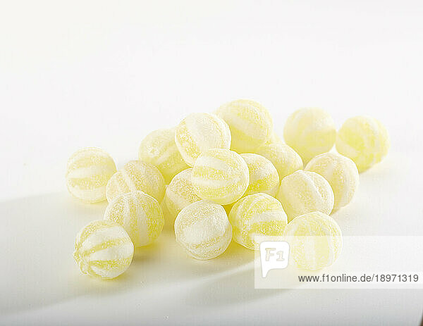 Spherical lemon candies