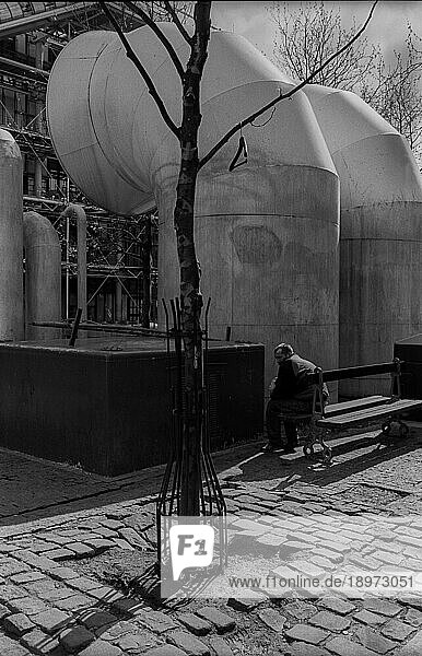 Frankreich  Paris  23.03.1990  hinterm Centre Pompidou  Europa