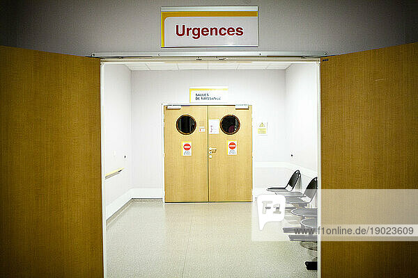 Emergency entrance for birth rooms.