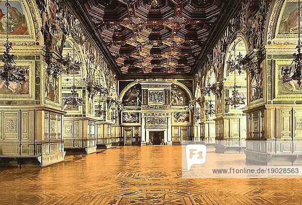 Das Galerie von Heinrich II.  im Schloss Fontainebleau  Ile-de-France  Frankreich  um 1890  Historisch  digital verbesserte Reproduktion eines Photochromdruck aus dem Jahre 1895  Europa