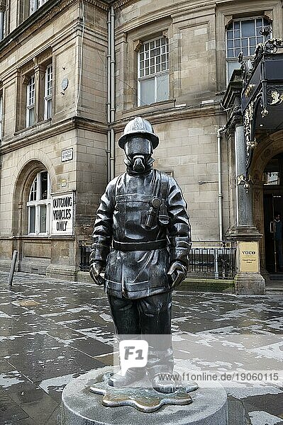 Statue Bürger Feuerwehrmann  Glasgow  Scotland  Großbritannien  Europa