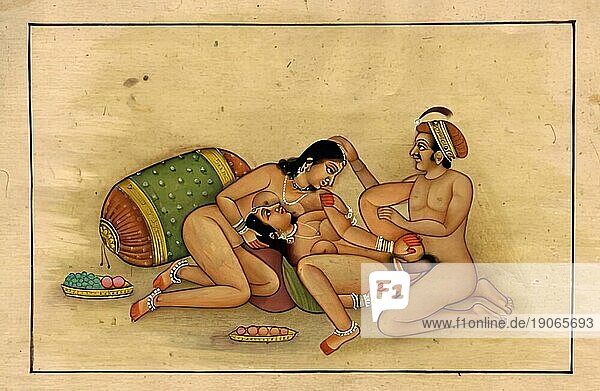 Mann beim Sex mit zwei Frauen  Darstellung einer erotischen Szene  Liebesszene  Sex  in einer Kamasutra-Ausgabe aus dem 19. Jahrhundert  Lehrwerke über Erotik  Indien  Arabien  Historisch  digital restaurierte Reproduktion einer Vorlage aus der damaligen Zeit  Asien