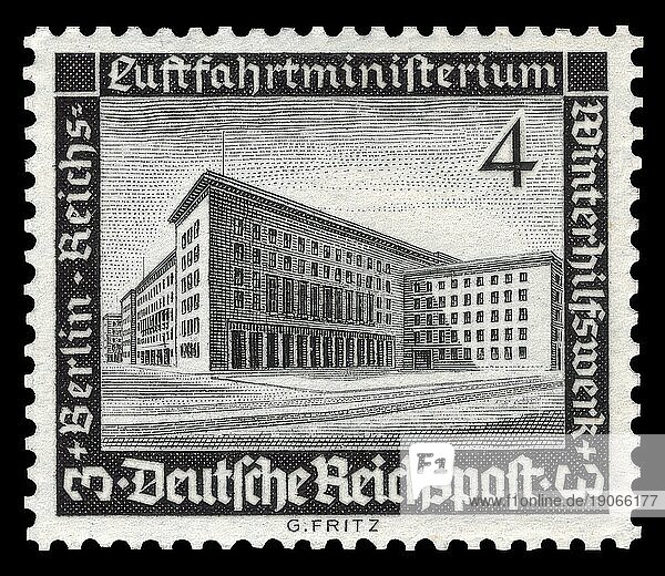 Historische Briefmarke  Deutsches Reich  Reichsluftfahrtministerium in Berlin  4 plus 3 Pfennig  Deutschland  Historisch  digital aufbereitete Reproduktion einer Vorlage aus der damaligen Zeit  Europa