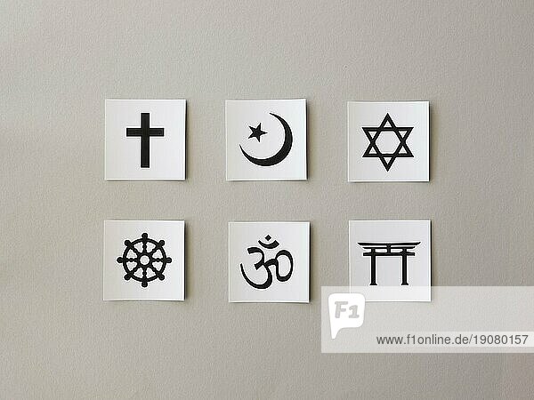 Sortiment religiöse Symbole