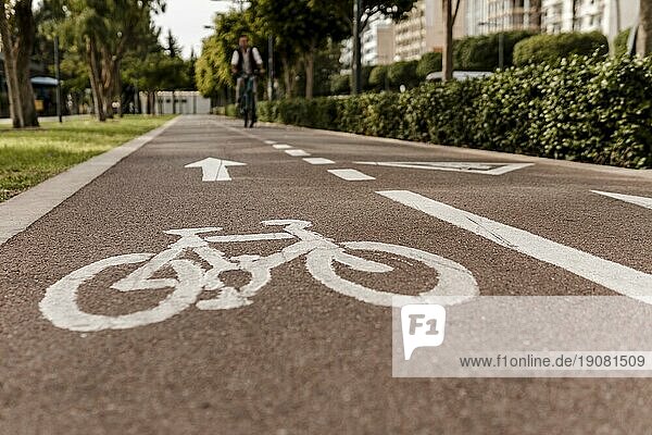 Fahrradspur Straße