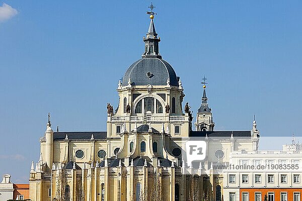 Außenarchitektur der Basilika San Francisco el Grande in Madrid  Spanien  Europa