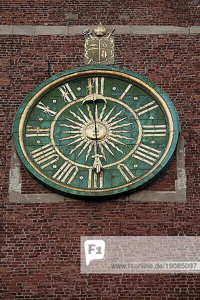 Die Uhr auf dem Glockenturm der Wawel Kathedrale in Krakau  Polen  aus dem 17  Europa