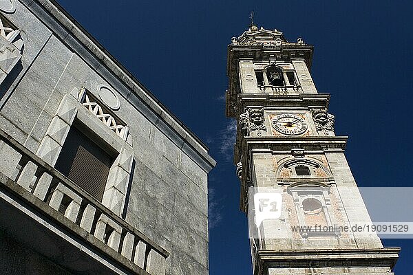 Barocker Kirchturm des Architekten Giuseppe Bernascone (1565 ? 1627) der Basilika San Vittore in Varese  Lombardei  Italien  Europa