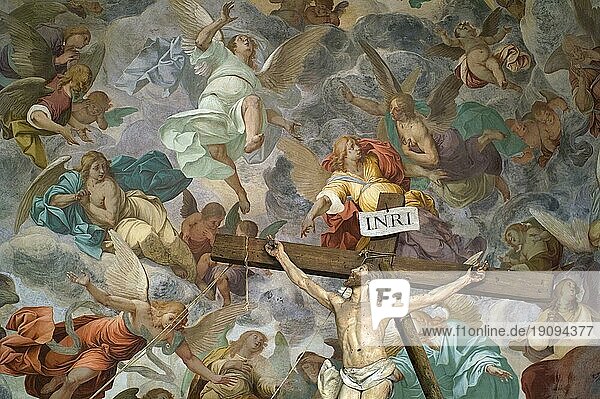 Jesus wird gekreuzigt  Szene aus der Kreuzigungskapelle des Sacro Monte di Varese mit lebensgroßen Terrakottafiguren und Scheinmalereien (Fresken) der Barockzeit
