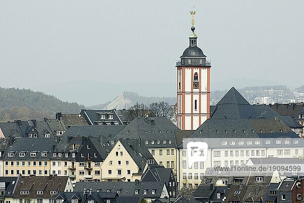 Die Altstadt von Siegen mit der Nikolaikirche und dem Rathaus