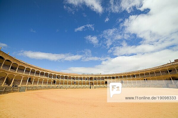 Stierkampfarena in Ronda  eröffnet 1785  eine der ältesten und berühmtesten Stierkampfarenen Spaniens
