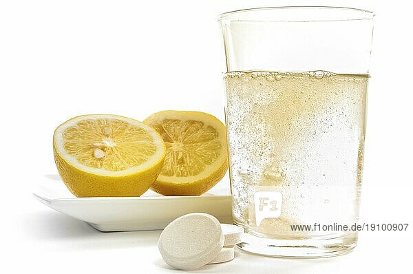 Vitamin C Brausetablette und Zitronen