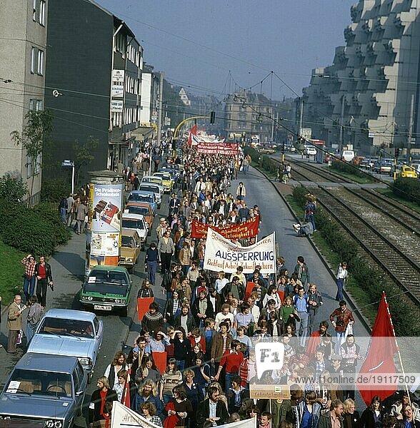 DEU  Deutschland: Die historischen Dias aus den Zeiten 80-90er Jahre  Dortmund. DGB-Demonstration gegen Arbeitslosigkeit und für Streikrecht 90er