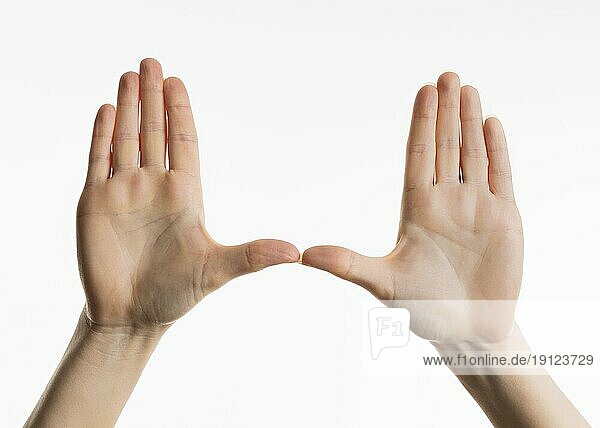 Vorderansicht Hände mit Handflächen