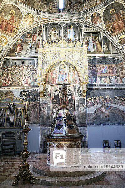 Italy  Veneto  Padova  the Baptistery with frescoes by Giusto de Menabuoi
