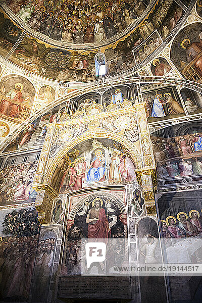 Italy,  Veneto,  Padova,  the Baptistery with frescoes by Giusto de Menabuoi