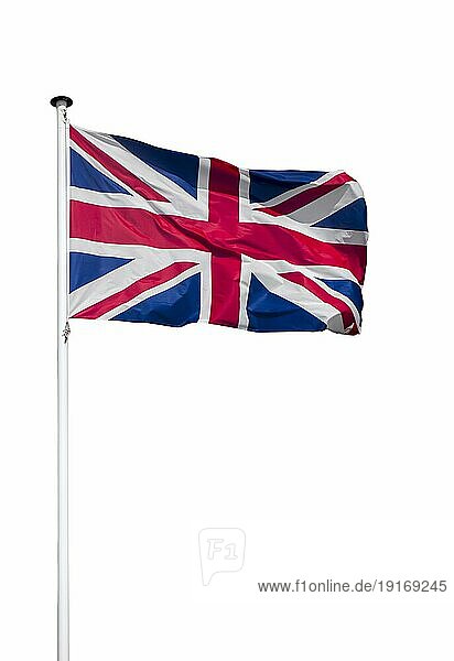 Union Jack  Nationalflagge des Vereinigten Königreichs am Fahnenmast im Wind vor weißem Hintergrund