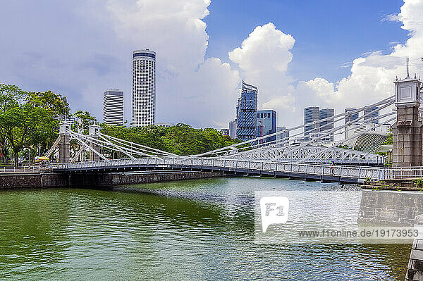 Singapore  Singapore City  Cavenagh Bridge over Singapore River