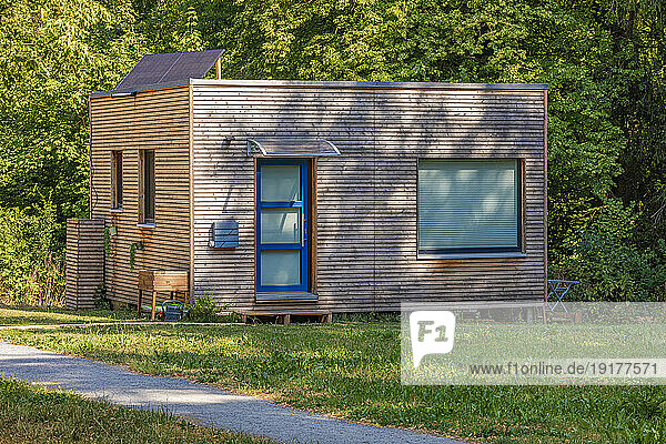 Germany  Baden-Wurttemberg  Schorndorf  Facade of tiny wooden house in summer