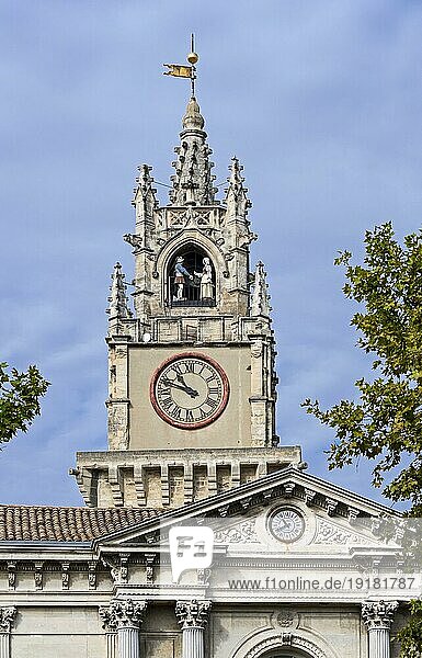 Clocher Jacquemart  Automatikuhr im Glockenturm  Uhrenturm in der Stadt Avignon  Vaucluse  Provence Alpes Côte d'Azur  Frankreich  Europa