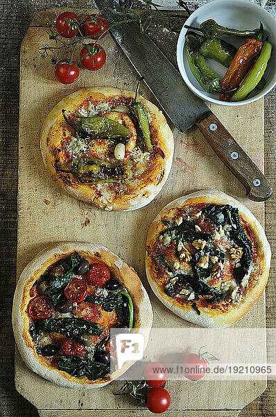 Kleine Pizzas mit Gemüse
