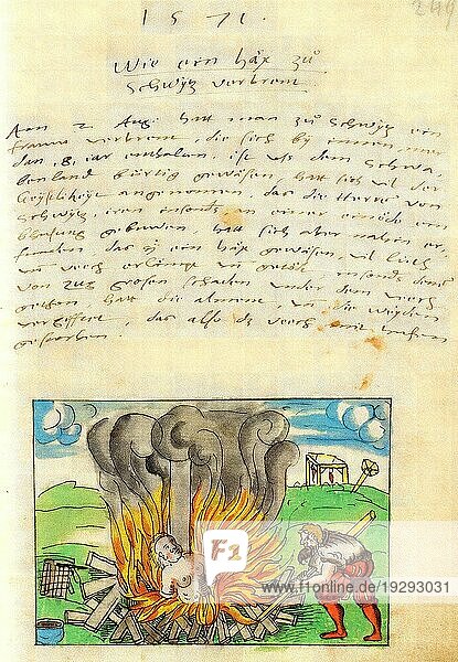 Wie eine Hexe in der Schweiz verbrannt wird  Anleitung aus 1571. Hexe ist nackt und kahlgeschoren an einem Schandpfahl im Scheiterhaufen angebunden. Der Folterknecht hat das Holz angezündet  Historisch  digital restaurierte Reproduktion von einer Vorlage aus der damaligen Zeit