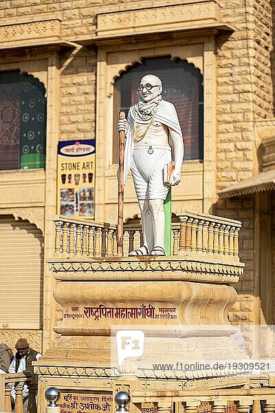 Jaisalmer  Indien  6. Dezember 2019: Mahatma Gandhi Statue auf dem Gandhi Platz  Asien