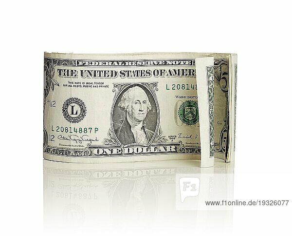 Alte lockige US Dollarnoten vor weißem Hintergrund mit natürlicher Reflexion