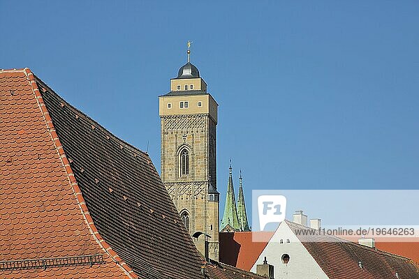 Kirchturm der gotische Obere Pfarre Kirche  Unsere Liebe Frau und Turmspitzen vom Bamberger Dom  Türme  Bamberg  Oberfranken  Franken  Bayern  Deutschland  Europa
