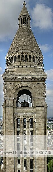 Glockenturm der Basilika Sacre Coeur  Montmartre  Paris  Frankreich  Europa
