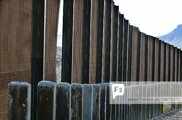 Mexicans cut a panel from the pedestrian fence on Mexican border  AZ.