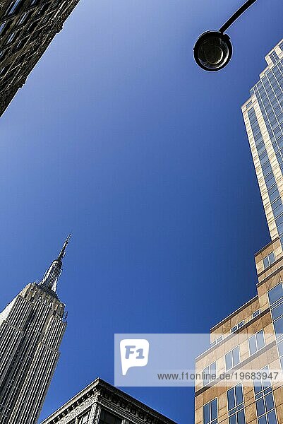 Empire stat building  Architektur  Wolkenkratzer  Hochhaus  urban  Zentrum  Manhattan  New York City  USA  Nordamerika