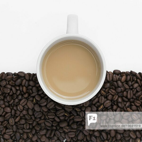 Ansicht Arrangement mit Kaffeetasse Bohnen