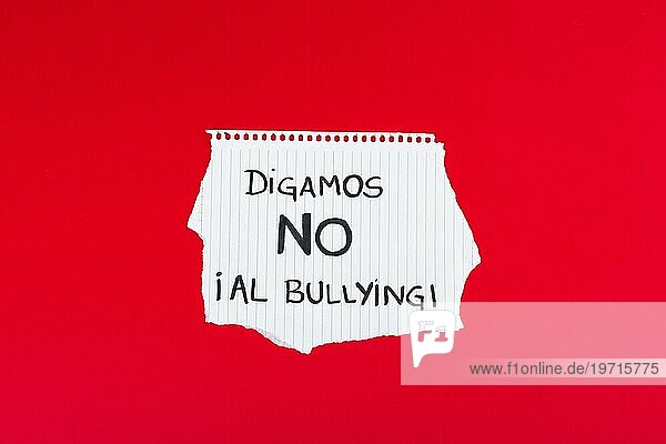 Spanischer Slogan: Nein zum Mobbing