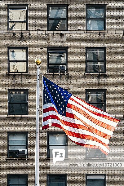 Flagge Amerika weht im Wind
