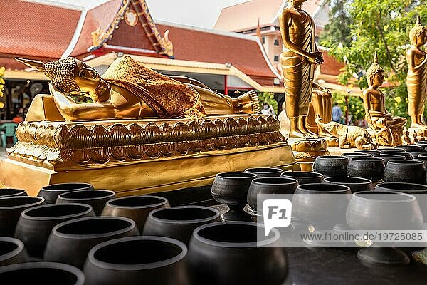 Schalen  liegend  Buddha  Tempelanlage  Sehenswürdigkeit  Attraktion  Reise  Tourismus  Glaube  Religion  Bangkok  Thailand  Asien