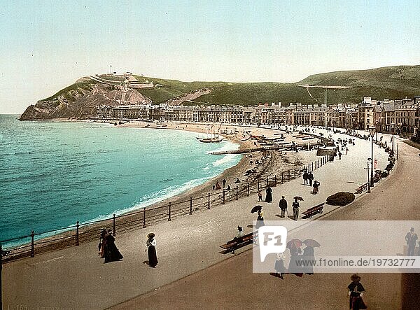 Strand von Aberystwyth  Seebad an der Cardigan Bay  1880  Wales  Historisch  digital verbesserte Reproduktion eines Photochromdruck der damaligen Zeit
