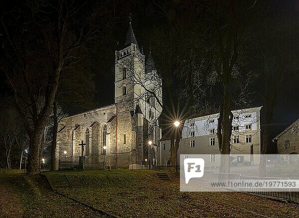 Basilika Minor des Heiligen Benedikt bei Nacht. Hronsky Benadik. Slowakei