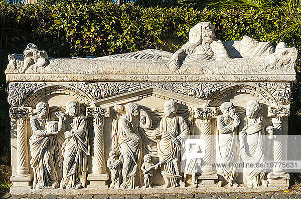 Roman sarcophagus  Ostia Antica archaeological site  Ostia  Rome province  Latium (Lazio)  Italy  Europe