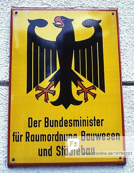 DEU  Deutschland: Die historischen Dias aus den Zeiten 84-85 r Jahre  Bonn.10.7.84. Ministerium für Raumordnung  Bauwesen und Städtebau