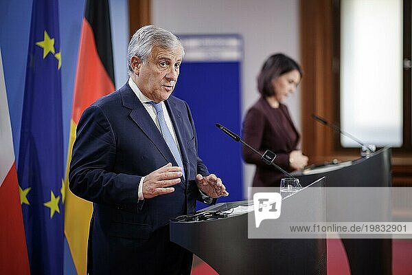 Annalena Bärbock  Bundesaussenministerin  und Antonio Tajani  Minister für auswärtige Angelegenheiten und internationale Zusammenarbeit der Italienischen Republik  aufgenommen bei einer Pressekonferenz nach dem gemeinsamen Gespräch im Auswärtigen Am