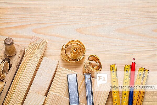 Woodworkers Ebene Meißel hölzernen Meter Bleistift Baukonzept