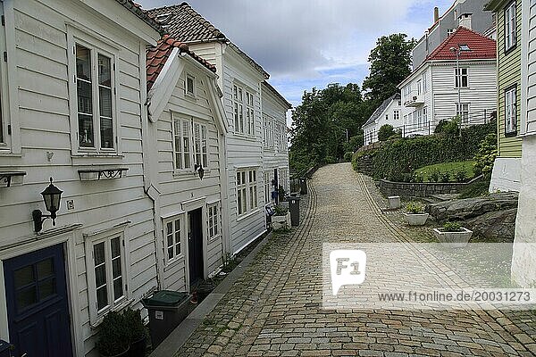 Historische Holzhäuser im Nostet Viertel im Stadtzentrum  Bergen  Norwegen  Europa