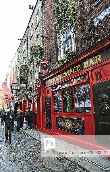 The Temple Bar traditional pub  city of Dublin  Ireland  Irish Republic  Europe